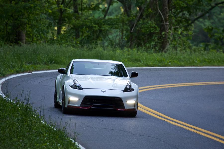  Nissan 370Z Nismo 2015 года  (US) (фото 36 из 62)